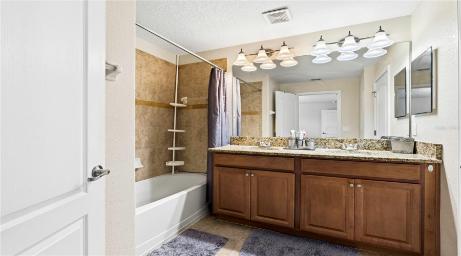 KISSIMMEE, Florida 34747, 4 Bedrooms Bedrooms, ,3 BathroomsBathrooms,Residential,For Sale,BANANA PALM DR,0,MFRO6387323