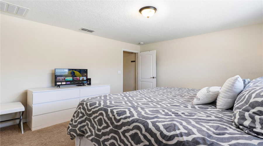 KISSIMMEE, Florida 34747, 4 Bedrooms Bedrooms, ,3 BathroomsBathrooms,Residential,For Sale,BANANA PALM DR,0,MFRO6387323