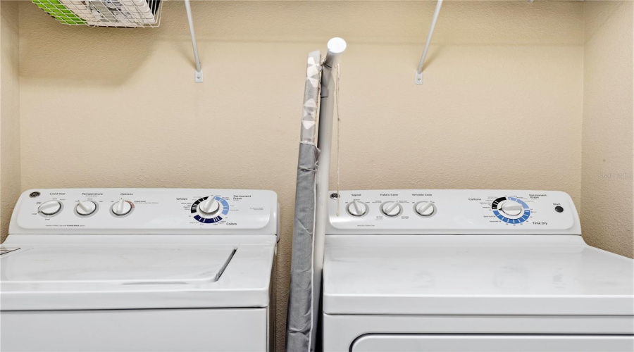 KISSIMMEE, Florida 34747, 4 Bedrooms Bedrooms, ,3 BathroomsBathrooms,Residential,For Sale,BANANA PALM DR,0,MFRO6387323