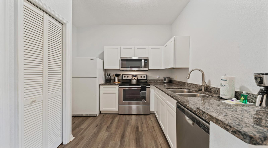 KISSIMMEE, Florida 34746, 3 Bedrooms Bedrooms, ,2 BathroomsBathrooms,Residential,For Sale,CLUB CORTILE,0,MFRO6388130