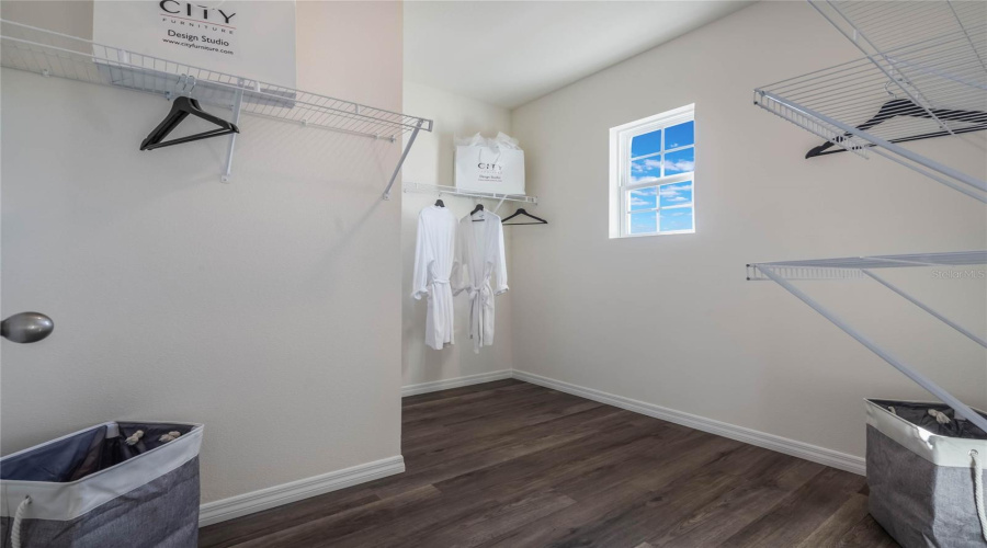 DAVENPORT, Florida 33837, 5 Bedrooms Bedrooms, ,3 BathroomsBathrooms,Residential,For Sale,MOUNTAIN,0,MFRO6388170