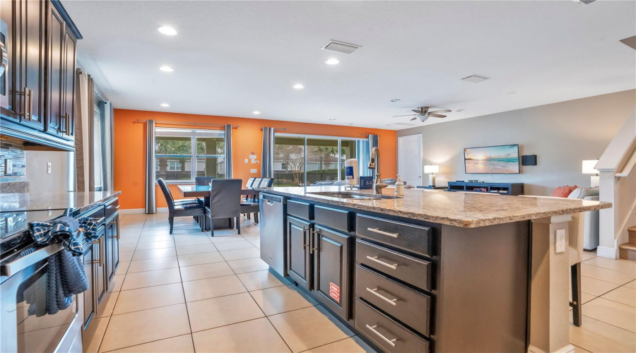 KISSIMMEE, Florida 34747, 8 Bedrooms Bedrooms, ,6 BathroomsBathrooms,Residential,For Sale,BURMA,0,MFRO6388166