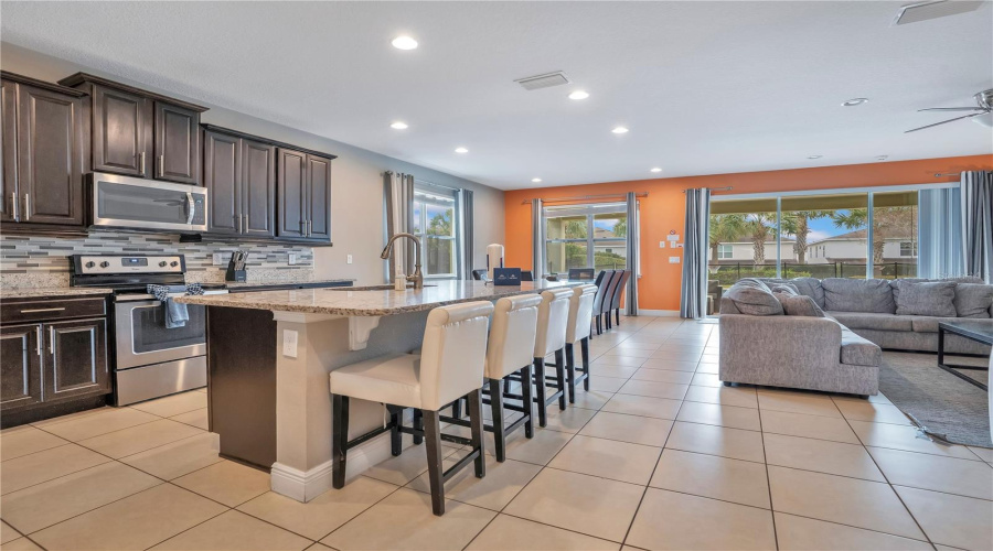 KISSIMMEE, Florida 34747, 8 Bedrooms Bedrooms, ,6 BathroomsBathrooms,Residential,For Sale,BURMA,0,MFRO6388166