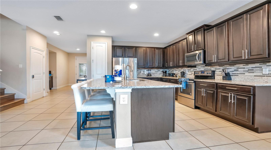 KISSIMMEE, Florida 34747, 8 Bedrooms Bedrooms, ,6 BathroomsBathrooms,Residential,For Sale,BURMA,0,MFRO6388166