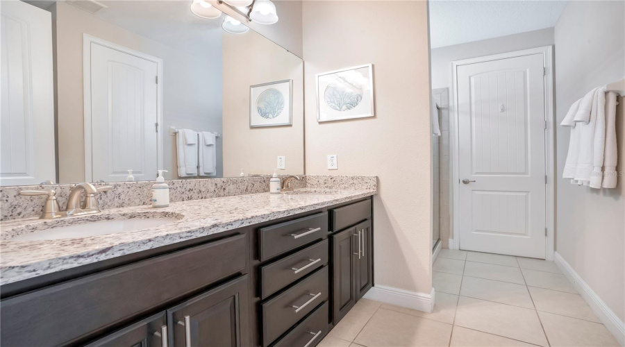 KISSIMMEE, Florida 34747, 8 Bedrooms Bedrooms, ,6 BathroomsBathrooms,Residential,For Sale,BURMA,0,MFRO6388166