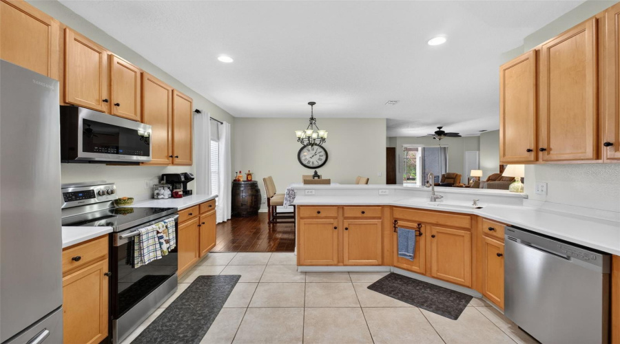 DAVENPORT, Florida 33837, 4 Bedrooms Bedrooms, ,3 BathroomsBathrooms,Residential,For Sale,PRESTON,0,MFRS5145166