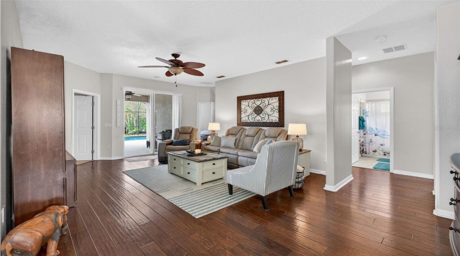 DAVENPORT, Florida 33837, 4 Bedrooms Bedrooms, ,3 BathroomsBathrooms,Residential,For Sale,PRESTON,0,MFRS5145166