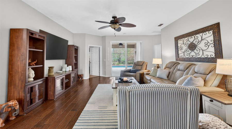 DAVENPORT, Florida 33837, 4 Bedrooms Bedrooms, ,3 BathroomsBathrooms,Residential,For Sale,PRESTON,0,MFRS5145166