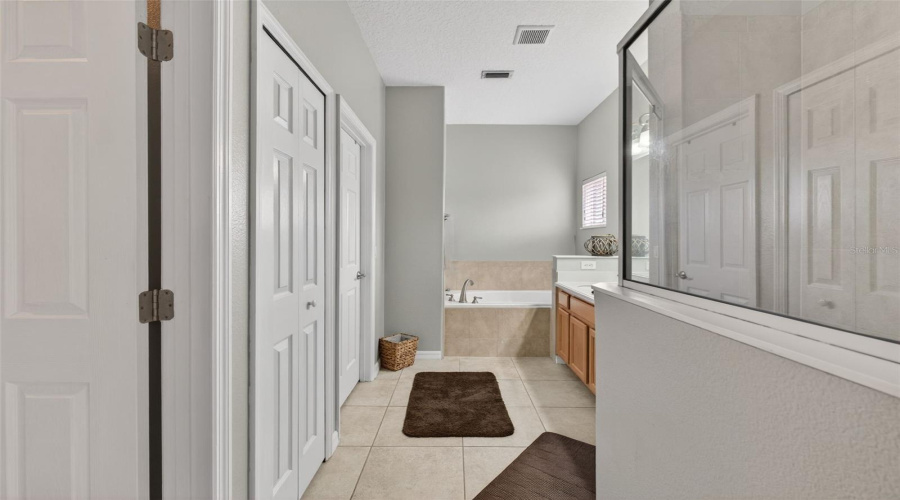 DAVENPORT, Florida 33837, 4 Bedrooms Bedrooms, ,3 BathroomsBathrooms,Residential,For Sale,PRESTON,0,MFRS5145166