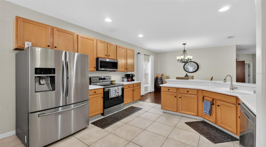 DAVENPORT, Florida 33837, 4 Bedrooms Bedrooms, ,3 BathroomsBathrooms,Residential,For Sale,PRESTON,0,MFRS5145166