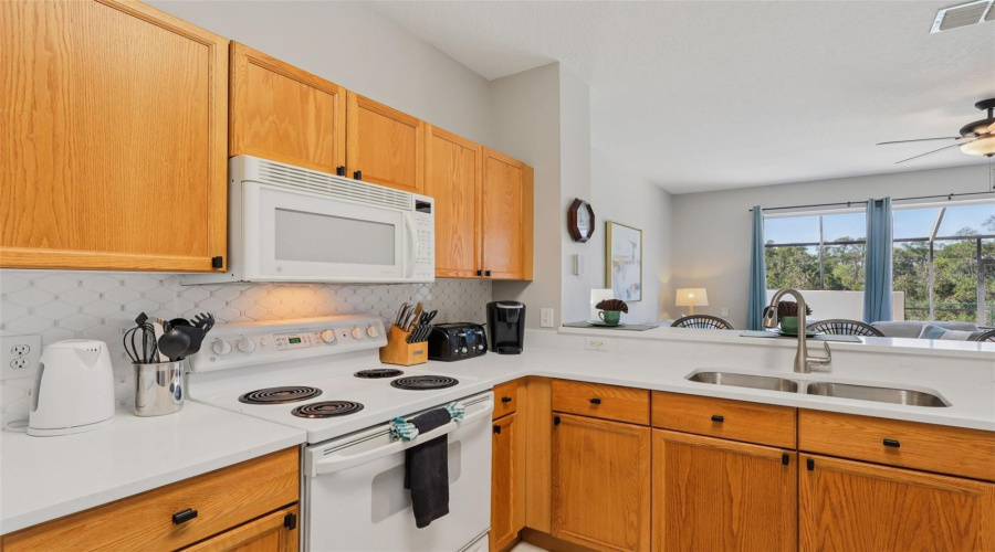 KISSIMMEE, Florida 34747, 3 Bedrooms Bedrooms, ,3 BathroomsBathrooms,Residential,For Sale,SILVER PALM,0,MFRO6387968