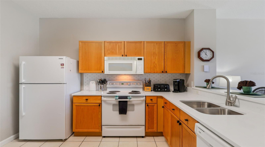 KISSIMMEE, Florida 34747, 3 Bedrooms Bedrooms, ,3 BathroomsBathrooms,Residential,For Sale,SILVER PALM,0,MFRO6387968