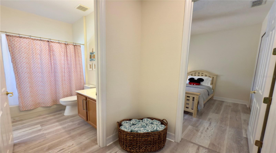 KISSIMMEE, Florida 34747, 4 Bedrooms Bedrooms, ,3 BathroomsBathrooms,Residential,For Sale,EMPERORS ORCHID,0,MFRS5145252