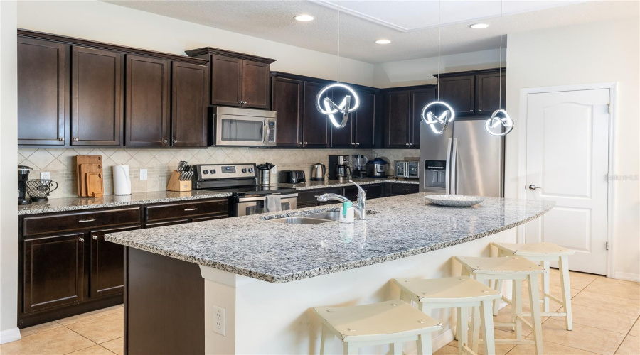 KISSIMMEE, Florida 34747, 4 Bedrooms Bedrooms, ,3 BathroomsBathrooms,Residential,For Sale,RHODES,0,MFRS5145124