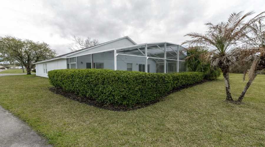 KISSIMMEE, Florida 34746, 4 Bedrooms Bedrooms, ,2 BathroomsBathrooms,Residential,For Sale,EAGLE POINTE,0,MFRA4685123