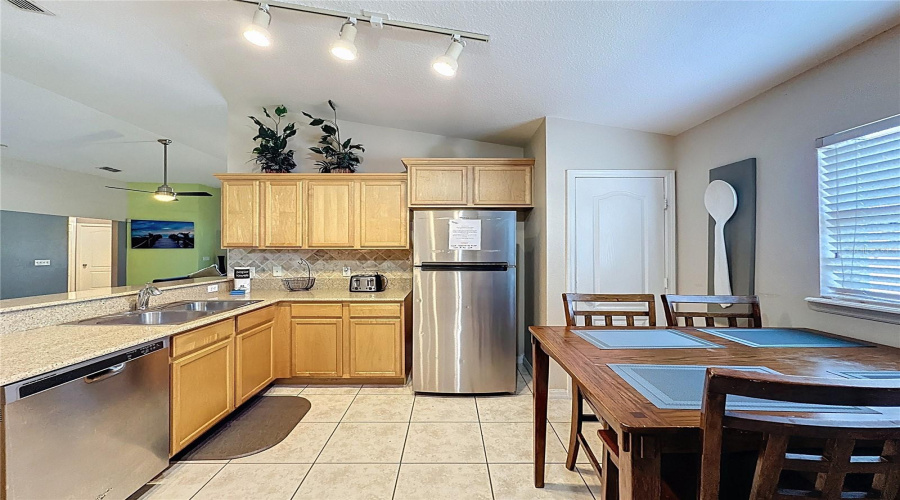 DAVENPORT, Florida 33896, 5 Bedrooms Bedrooms, ,3 BathroomsBathrooms,Residential,For Sale,ROYAL RIDGE,0,MFRS5141777