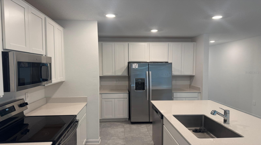 DAVENPORT, Florida 33837, 3 Bedrooms Bedrooms, ,2 BathroomsBathrooms,Residential,For Sale,AQUIFER,0,MFRO6379872