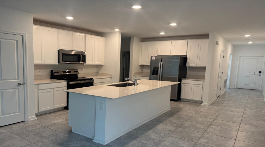 DAVENPORT, Florida 33837, 3 Bedrooms Bedrooms, ,2 BathroomsBathrooms,Residential,For Sale,AQUIFER,0,MFRO6379872