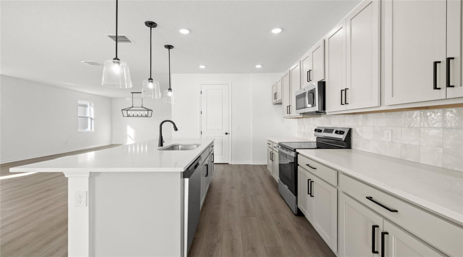 KISSIMMEE, Florida 34746, 3 Bedrooms Bedrooms, ,2 BathroomsBathrooms,Residential,For Sale,BROADWING,0,MFRO6387793