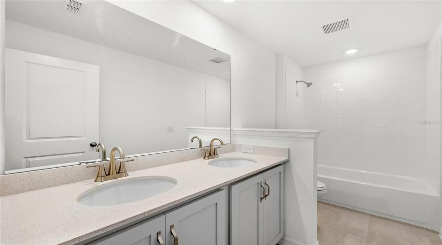 KISSIMMEE, Florida 34746, 3 Bedrooms Bedrooms, ,2 BathroomsBathrooms,Residential,For Sale,BROADWING,0,MFRO6387796