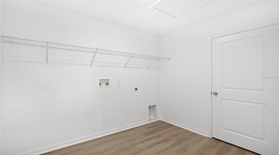 KISSIMMEE, Florida 34746, 3 Bedrooms Bedrooms, ,2 BathroomsBathrooms,Residential,For Sale,BROADWING,0,MFRO6387796