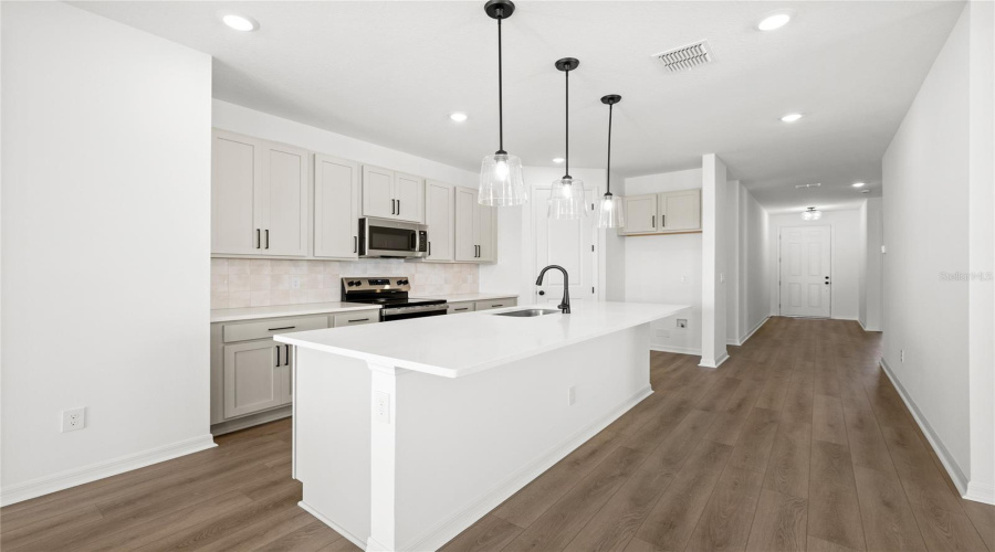 KISSIMMEE, Florida 34746, 3 Bedrooms Bedrooms, ,2 BathroomsBathrooms,Residential,For Sale,BROADWING,0,MFRO6387798