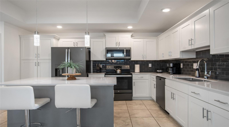 KISSIMMEE, Florida 34746, 3 Bedrooms Bedrooms, ,2 BathroomsBathrooms,Residential,For Sale,PARADOX,0,MFRO6368427