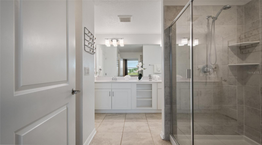 KISSIMMEE, Florida 34746, 3 Bedrooms Bedrooms, ,2 BathroomsBathrooms,Residential,For Sale,PARADOX,0,MFRO6368427