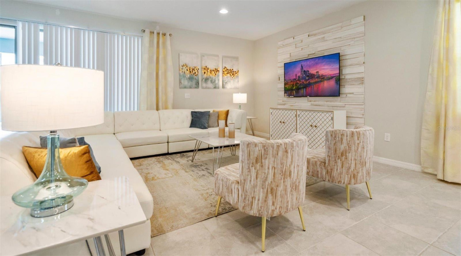 KISSIMMEE, Florida 34747, 8 Bedrooms Bedrooms, ,6 BathroomsBathrooms,Residential,For Sale,LUXOR,0,MFRO6388392