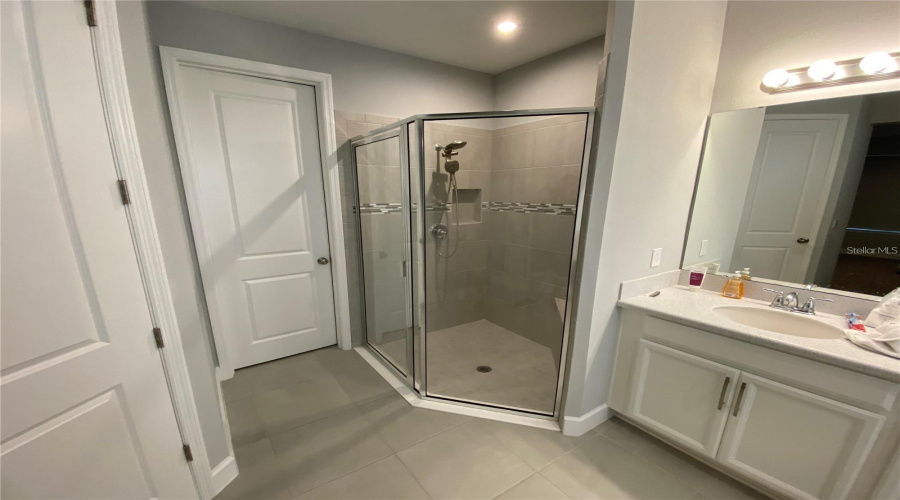 KISSIMMEE, Florida 34746, 4 Bedrooms Bedrooms, ,2 BathroomsBathrooms,Residential,For Sale,CARRICK BEND DRIVE,0,MFRO6388354