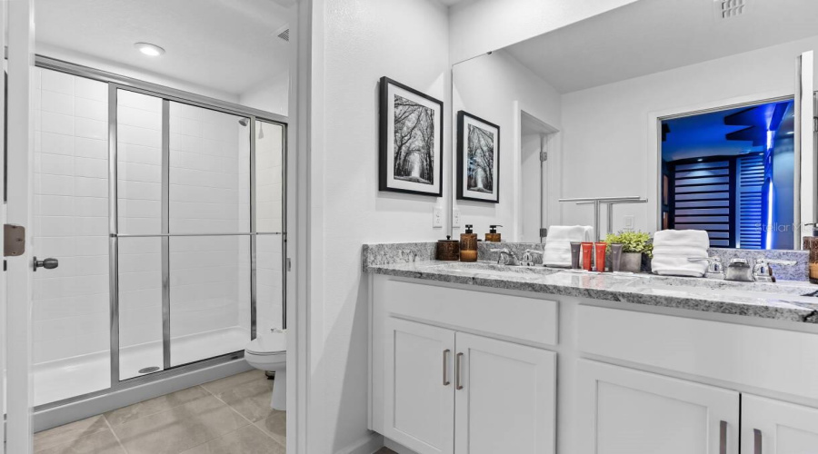 DAVENPORT, Florida 33897, 9 Bedrooms Bedrooms, ,6 BathroomsBathrooms,Residential,For Sale,BREEZE MIST,0,MFRO6387043