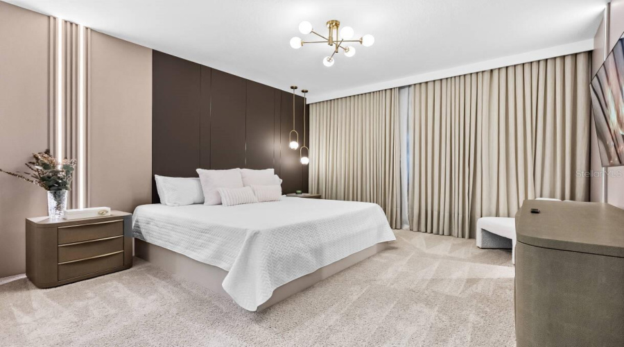 DAVENPORT, Florida 33897, 9 Bedrooms Bedrooms, ,6 BathroomsBathrooms,Residential,For Sale,BREEZE MIST,0,MFRO6387043