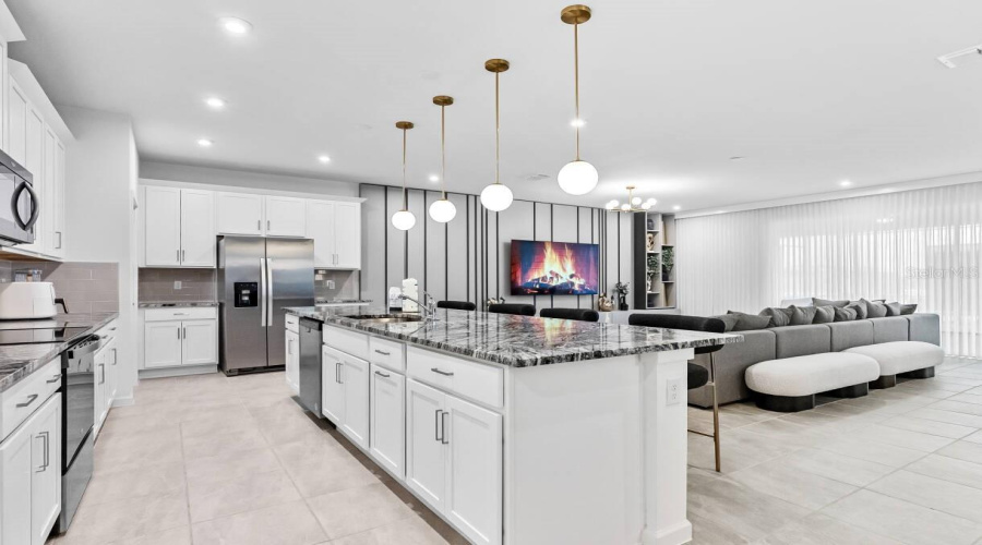 DAVENPORT, Florida 33897, 9 Bedrooms Bedrooms, ,6 BathroomsBathrooms,Residential,For Sale,BREEZE MIST,0,MFRO6387043