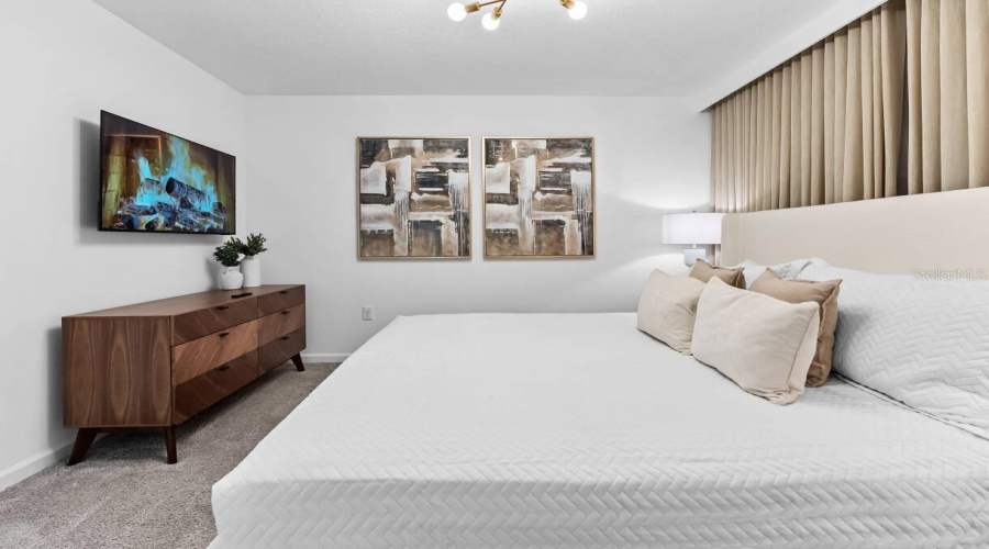 DAVENPORT, Florida 33897, 9 Bedrooms Bedrooms, ,6 BathroomsBathrooms,Residential,For Sale,BREEZE MIST,0,MFRO6387043