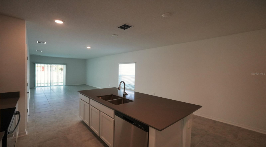 KISSIMMEE, Florida 34746, 3 Bedrooms Bedrooms, ,2 BathroomsBathrooms,Residential,For Sale,BABBLING BROOK,0,MFRO6387928