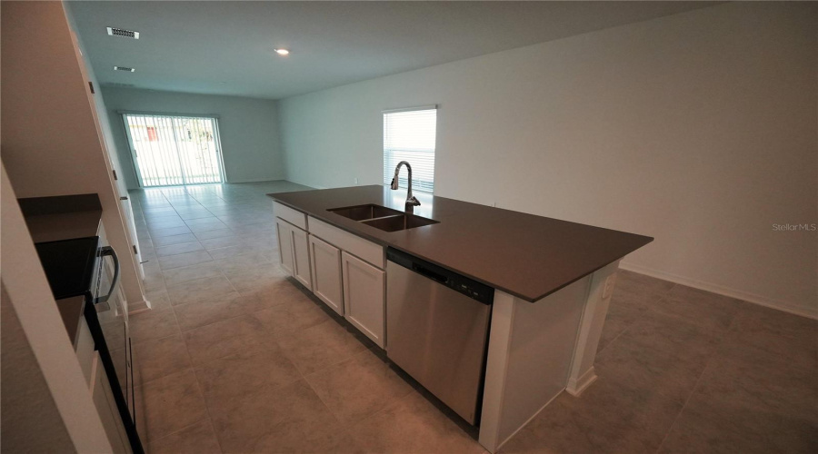 KISSIMMEE, Florida 34746, 3 Bedrooms Bedrooms, ,2 BathroomsBathrooms,Residential,For Sale,BABBLING BROOK,0,MFRO6387928