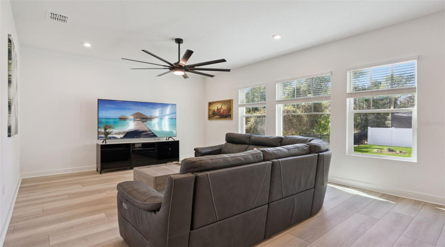 KISSIMMEE, Florida 34747, 6 Bedrooms Bedrooms, ,4 BathroomsBathrooms,Residential,For Sale,ESTUARY LAKE,0,MFRO6388282