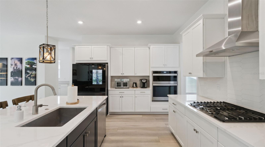 KISSIMMEE, Florida 34747, 6 Bedrooms Bedrooms, ,4 BathroomsBathrooms,Residential,For Sale,ESTUARY LAKE,0,MFRO6388282