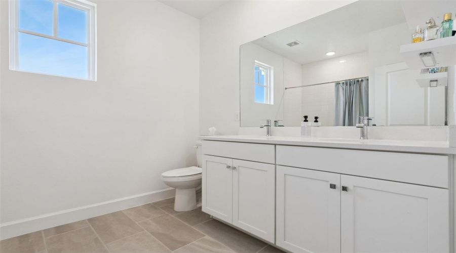 KISSIMMEE, Florida 34747, 6 Bedrooms Bedrooms, ,4 BathroomsBathrooms,Residential,For Sale,ESTUARY LAKE,0,MFRO6388282