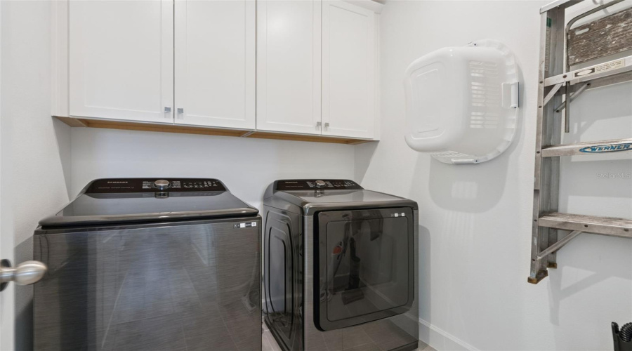 KISSIMMEE, Florida 34747, 6 Bedrooms Bedrooms, ,4 BathroomsBathrooms,Residential,For Sale,ESTUARY LAKE,0,MFRO6388282