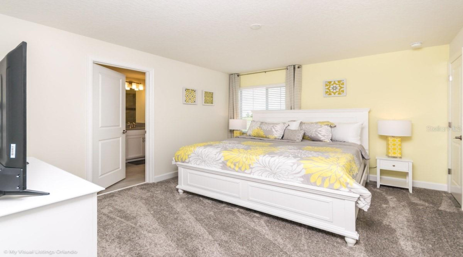 DAVENPORT, Florida 33896, 5 Bedrooms Bedrooms, ,4 BathroomsBathrooms,Residential,For Sale,STINGER,0,MFRO6388447