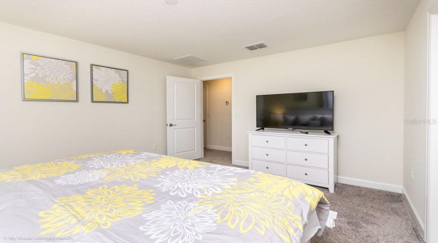 DAVENPORT, Florida 33896, 5 Bedrooms Bedrooms, ,4 BathroomsBathrooms,Residential,For Sale,STINGER,0,MFRO6388447