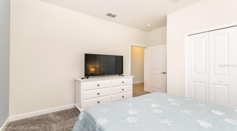 DAVENPORT, Florida 33896, 5 Bedrooms Bedrooms, ,4 BathroomsBathrooms,Residential,For Sale,STINGER,0,MFRO6388447