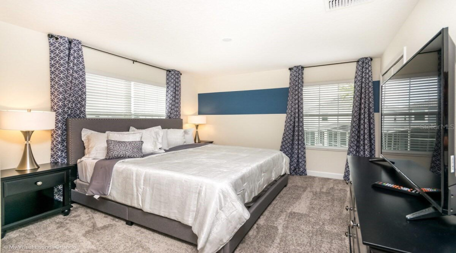 DAVENPORT, Florida 33896, 5 Bedrooms Bedrooms, ,4 BathroomsBathrooms,Residential,For Sale,STINGER,0,MFRO6388447