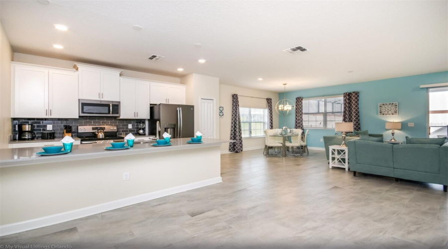 DAVENPORT, Florida 33896, 5 Bedrooms Bedrooms, ,4 BathroomsBathrooms,Residential,For Sale,STINGER,0,MFRO6388447