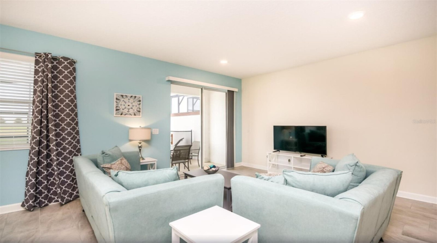 DAVENPORT, Florida 33896, 5 Bedrooms Bedrooms, ,4 BathroomsBathrooms,Residential,For Sale,STINGER,0,MFRO6388447