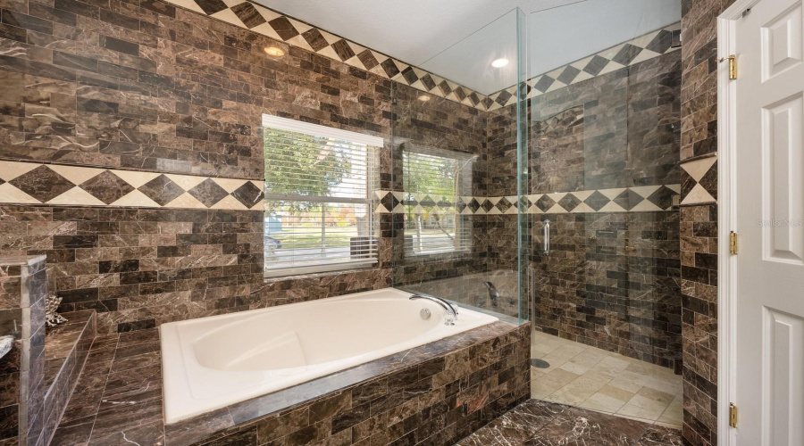 Primary en-suite bath.