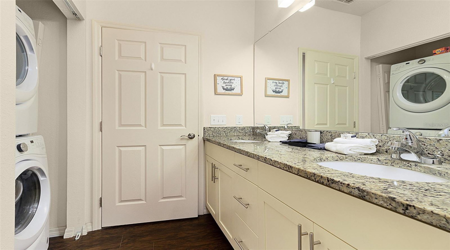 KISSIMMEE, Florida 34747, 3 Bedrooms Bedrooms, ,2 BathroomsBathrooms,Residential,For Sale,OYSTER,0,MFRO6388134