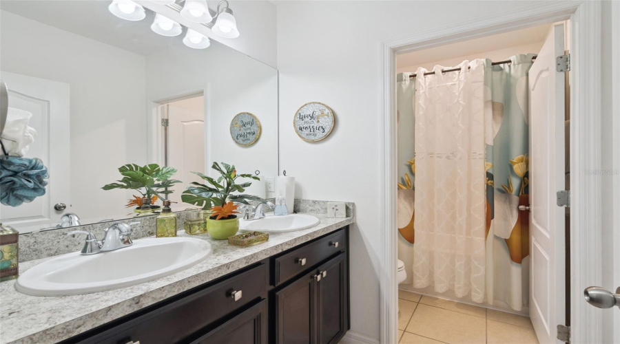 DAVENPORT, Florida 33837, 4 Bedrooms Bedrooms, ,2 BathroomsBathrooms,Residential,For Sale,SAMUEL,0,MFRO6387481