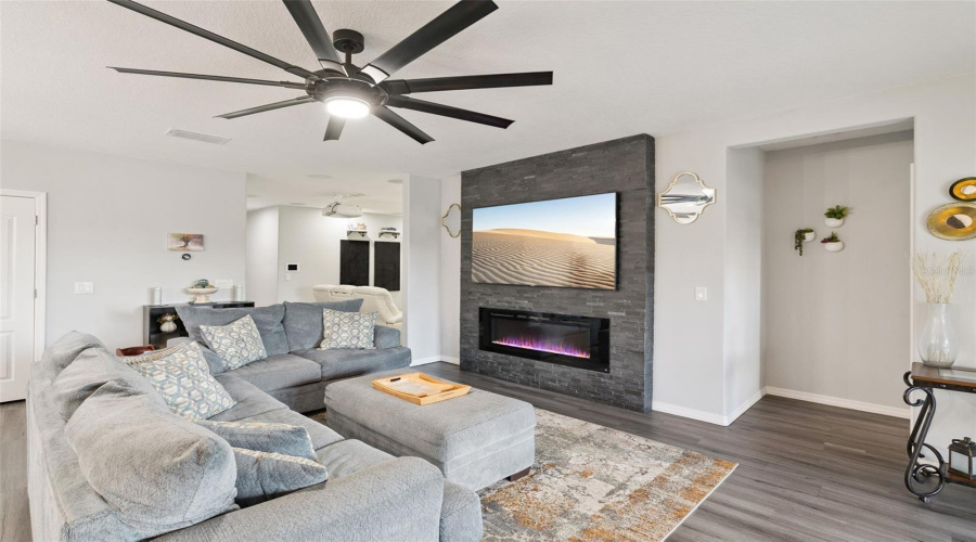 DAVENPORT, Florida 33837, 4 Bedrooms Bedrooms, ,2 BathroomsBathrooms,Residential,For Sale,SAMUEL,0,MFRO6387481